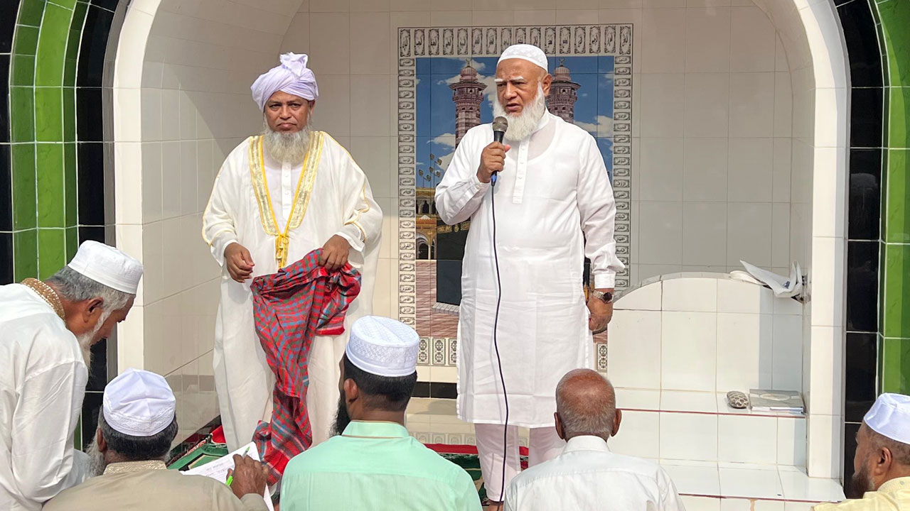 জাতি যেনতেন নির্বাচন চায় না : ডা. শফিক