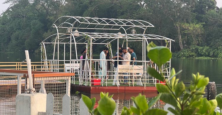 পর্যটকে মুখরিত &lsquo;চায়ের দেশ&rsquo;