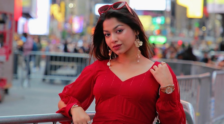 ভালোবাসার ধাক্কা মানুষকে সামনে এগিয়ে দেয় : ইভানা