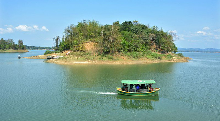 ভ্রমণকালে যেভাবে কম খরচে বেশি আনন্দ পাবেন