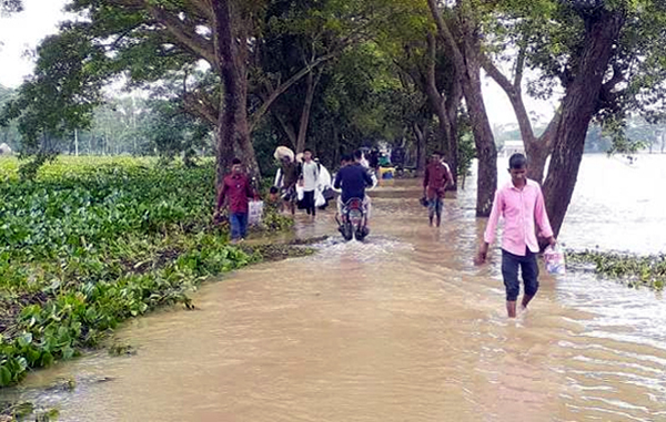 জগন্নাথপুরে ডুবেছে রাস্তাঘাট, যান চলাচল বন্ধ