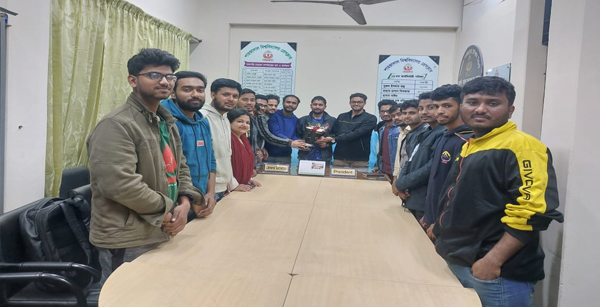 শাবি প্রেসক্লাবের সাথে সঞ্চালনের সৌজন্য সাক্ষাৎ