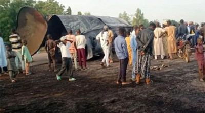 নাইজেরিয়ায় জ্বালানি ট্যাংকারে বিস্ফোরণে নিহত  ১৪৭