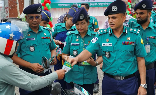 &lsquo;নো হেলমেট, নো ফুয়েল&rsquo; কার্যক্রম শুরু করল এসএমপি