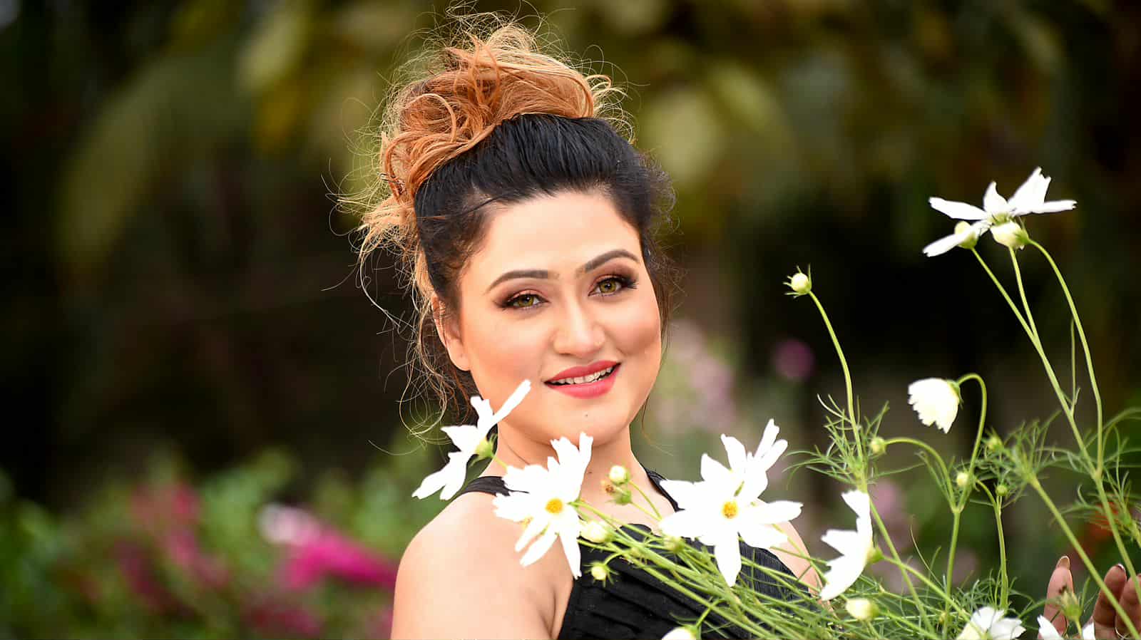 বিয়ের পিঁড়িতে বসছেন চিত্রনায়িকা তানহা মৌমাছি