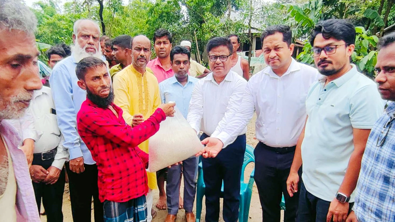 গোয়াইনঘাটে বন্যায় ক্ষতিগ্রস্ত এলাকা পরিদর্শনে দুর্যোগ ব্যবস্হাপনা পরিচালক 