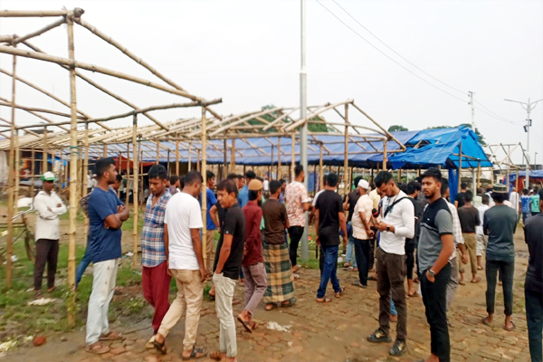 লালদিঘীর পাড় নতুন হকার মার্কেটে দুপক্ষে সংঘর্ষ: আহত ২৫