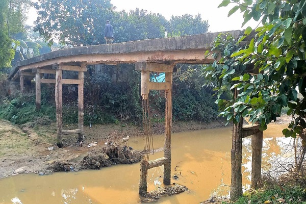 মাধবপুরে বোয়ালিয়া খালের উপর ঝুঁকিপূর্ণ ব্রিজ, দুর্ঘটনার আশঙ্কা