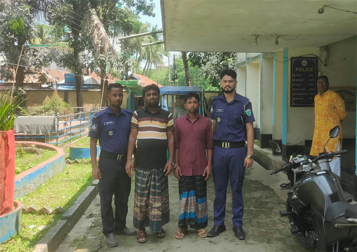 শাল্লায় নিজ বাড়ি থেকে সিআর পরোয়ানার তিন আসামি গ্রেফতার