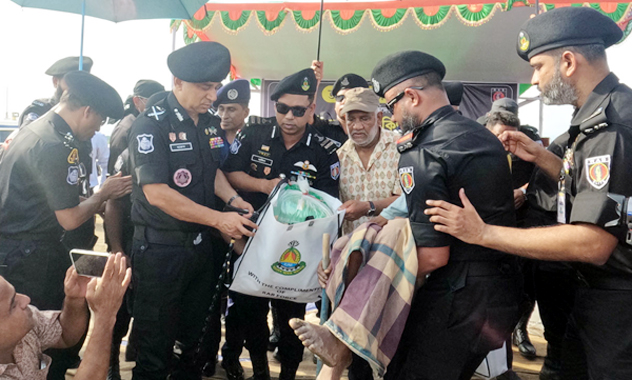 র&zwnj;্যাব সব সময় মানবিক কার্যক্রম অব্যাহত রেখেছে : র&zwj;্যাব ডিজি