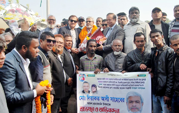 যুক্তরাষ্ট্র বিএনপি নেতা লিয়াকত আলীকে বিমানবন্দরে সংবর্ধনা