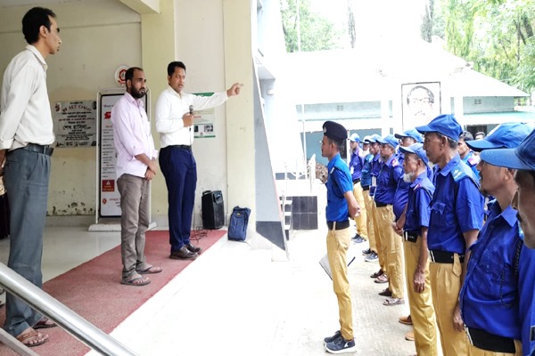 গোয়াইনঘাটে পেনশন স্কিমে এজেন্ট হিসাবে কাজ করছে গ্রামপুলিশ