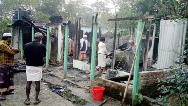ছাতকে দুর্বৃত্তের আগুনে বসতঘর ভস্মীভূত