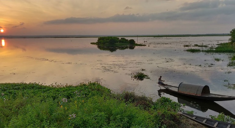 বাইক্কা বিল অভয়াশ্রমের অপরাহ্ন সৌন্দর্য