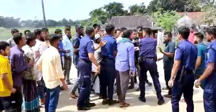 কোম্পানীগঞ্জে বালুর ট্রাক ছিনিয়ে নিতে হামলা, ৫ পুলিশ আহত
