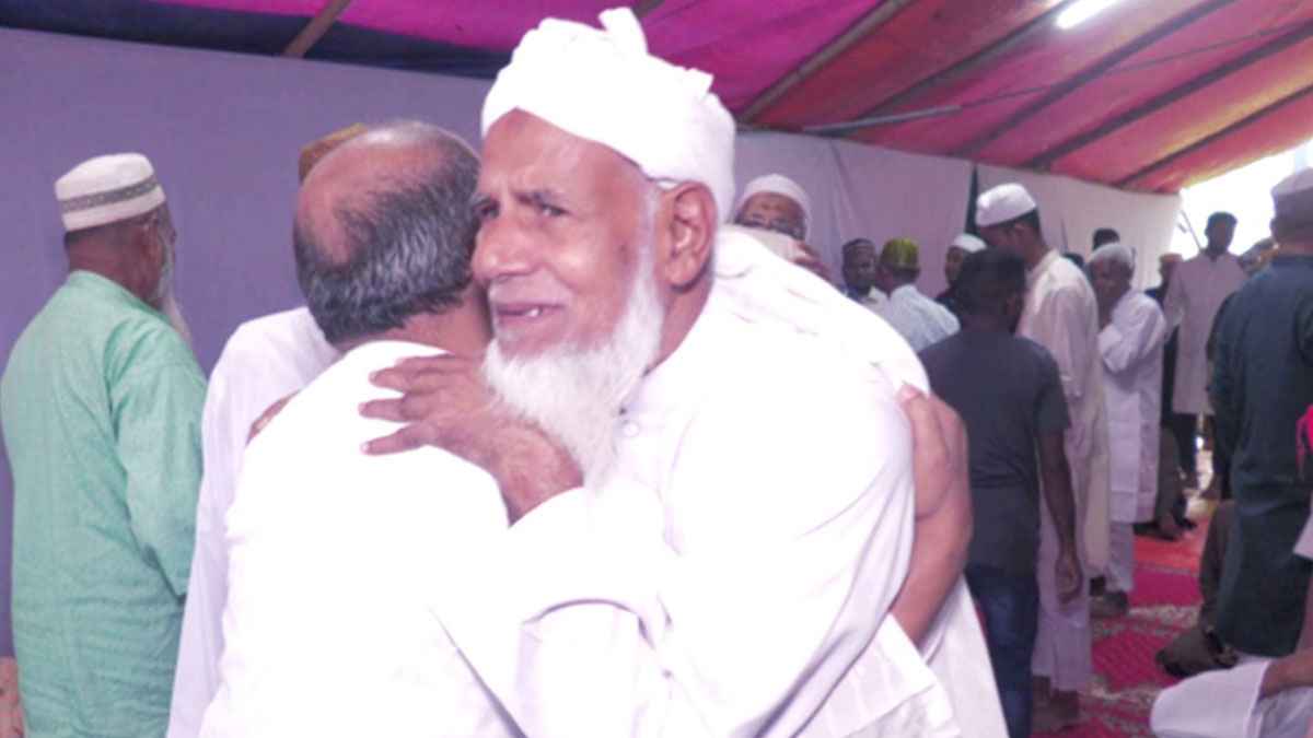 মৌলভীবাজারে সৌদি আরবের সঙ্গে মিল রেখে ঈদ জামাত
