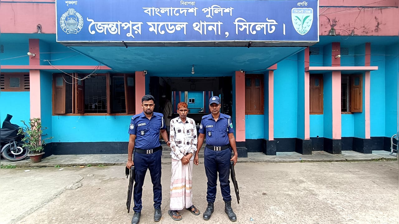 বাড়িতে বসেই ইয়াবা বিক্রি, শেষরক্ষা হলো না দম্পতির