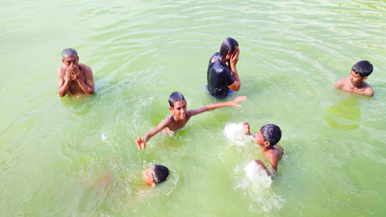 তীব্র তাপদাহে পুড়ছে সিলেট