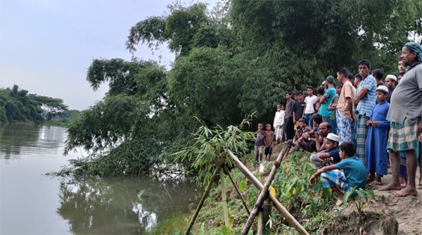 গোয়াইনঘাটে ভারতীয় পণ্যবাহী নৌকার ধাক্কায় বিজিবি সিপাহী নিখোঁজ 