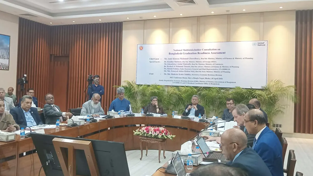 জ্বালানি সংকট দেশের অর্থনীতিতে দীর্ঘমেয়াদি প্রভাব ফেলতে পারে : অর্থমন্ত্রী