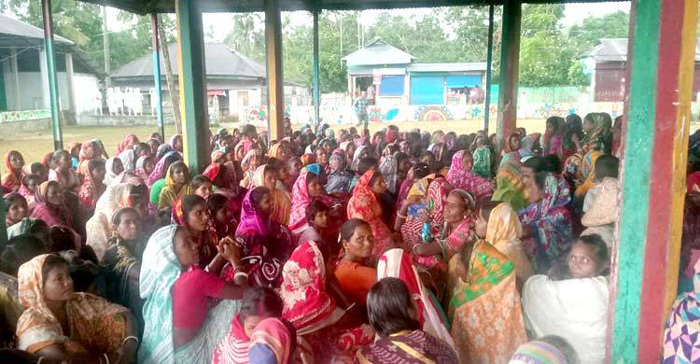হবিগঞ্জে বকেয়া বেতনের দাবিতে চা বাগানে শ্রমিকদের কর্মবিরতি