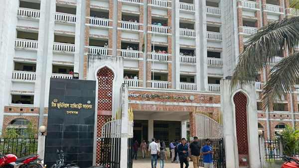 সড়ক দুর্ঘটনায় চারজন নিহতের ঘটনায় বাসচালকের দুই দিনের রিমান্ড