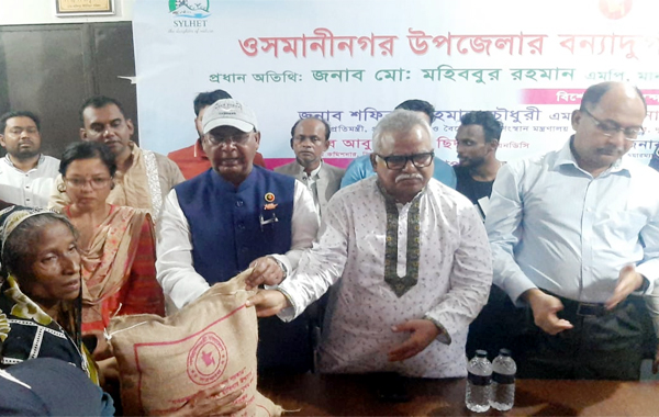 প্রধানমন্ত্রীর সাথে দেখা করে আরো বরাদ্দ বাড়ানো হবে : ত্রাণ প্রতিমন্ত্রী