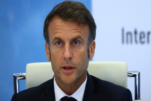 ফরাসি পার্লামেন্ট ভেঙে দিলেন ম্যাক্রোঁ