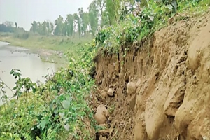 শায়েস্তাগঞ্জে খোয়াই নদীর বাঁধ ঝুঁকিপূর্ণ, কয়েক হাজার মানুষ আতঙ্কিত