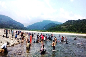সাদাপাথরে ঘুরতে এসে পর্যটকের মৃত্যু 