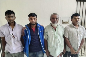 কালীঘাটে জুয়া খেলার অভিযোগে ৪ যুবক আটক
