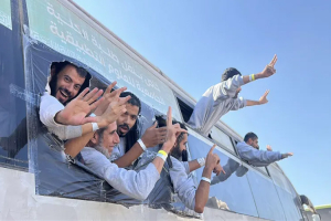 কারাবন্দি ৩ হাজার ৭'শ ফিলিস্তিনিকে মুক্তি দিল ইসরায়েল