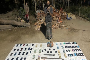 মাধবপুরে মাদক-অস্ত্রসহ আটক ২