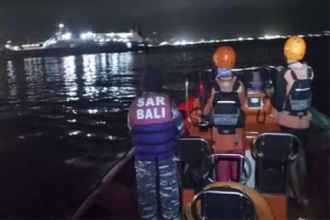 ইন্দোনেশিয়ায় ফেরিডুবে নিহত ২, নিখোঁজ ৪৩