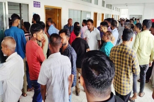 সিলেটে ১৪ ট্রাক ভারতীয় চোরাই চিনি নিলামে বিক্রি
