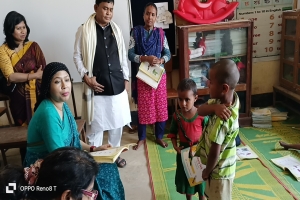 তাহিরপুর শিশুশিক্ষার্থীদের পাঠদান করলেন শিক্ষা প্রতিমন্ত্রী