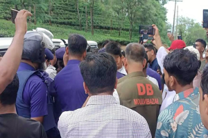 হবিগঞ্জে যাওয়ার পথে শ্রীমঙ্গলে পুলিশি বাধার মুখে এনসিপি নেতারা