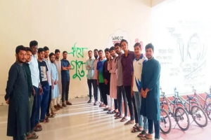 শাবিপ্রবিতে ছাত্রদলের ‘গুপ্ত’ লেখা দেওয়ালে শিবিরের ফটোসেশন