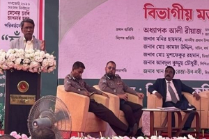 গণভোটে ‘হ্যাঁ’-এর পক্ষে সরকারের প্রচারণা বৈধ: আলী রিয়াজ