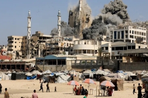 ইসরায়েলি হামলায় নিহত আরও ৫১ ফিলিস্তিনি