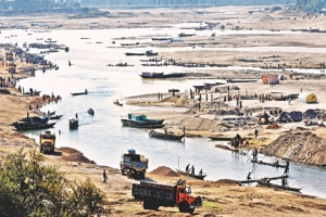  অব্যবস্থাপনায় ‘সংকীর্ণ’ হচ্ছে জাফলং