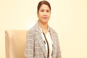 নাজনীন হাসান খানের পরিচালনায় ‘নীল শুভ্র’