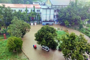 ওসমানী হাসপাতালে ঢুকেছে বন্যার পানি