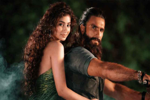 সিনেমা হলে তরুণীকে হয়রানি, তরুণকে বেদম প্রহার