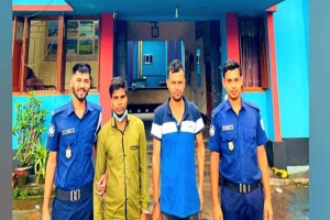 জৈন্তাপুরে ভারতীয় চিনিসহ আটক ২