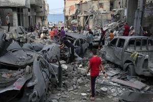 ইসরায়েলি গোলাবর্ষণে আরও ৬০ ফিলিস্তিনি নিহত