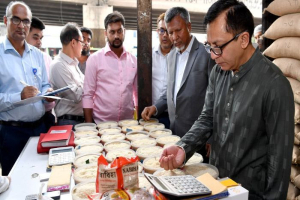 বাজারে চাল ও নিত্যপণ্যের দাম স্থিতিশীল: বাণিজ্যমন্ত্রী