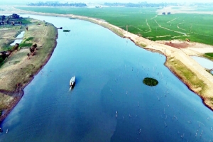 পলি পড়ে মরতে বসেছে সুনামগঞ্জের ১০৬ নদী