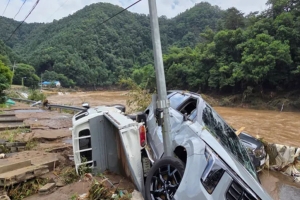 দক্ষিণ কোরিয়ায় ভারী বৃষ্টি-ভূমিধসে নিহত ১৪, নিখোঁজ ১২