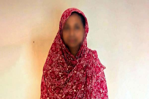 বিদেশে পাঠানোর প্রলোভনে আটকে রাখা নারী-শিশুসহ ৮ জন উদ্ধার, গ্রেপ্তার ১ বিদেশে পাঠানোর প্রলোভনে আটকে রাখা নারী-শিশুসহ ৮ জন উদ্ধার, গ্রেপ্তার ১